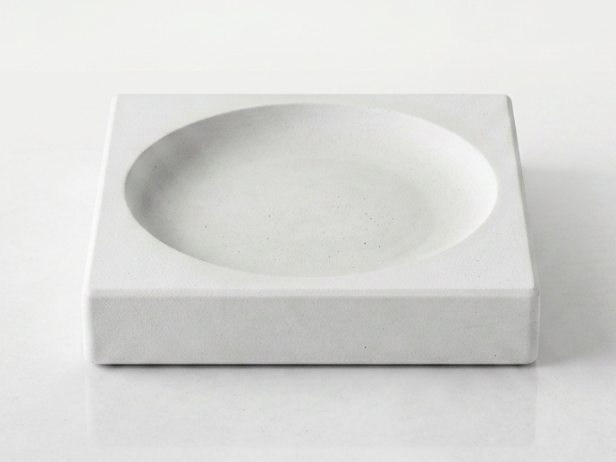 Minimalistische, quadratische Seifenschale aus Keramik für feste Stückseife